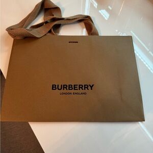 ✨ Auth Burberry Bag ✨